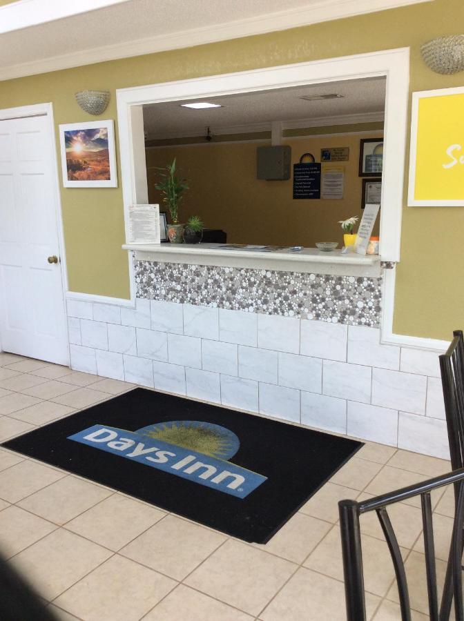 Days Inn By Wyndham Cornelia Bagian luar foto